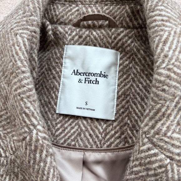 Abercrombie and Fitch Wool Blend Tailored Topcoat - Picture 6 of 8